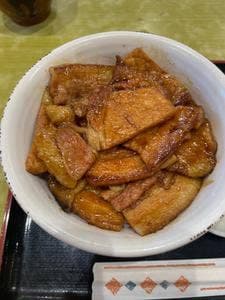 ぶた丼のとん田