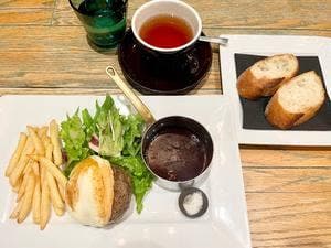 BISTRO café Ladies and Gentlemen