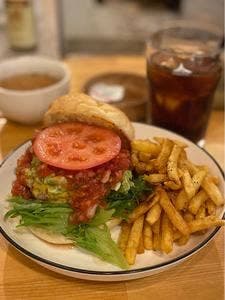 アッパーヤード