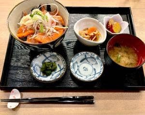北海道食市場 丸海屋 日本生命札幌ビル店