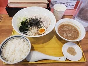 魚骨ラーメン専門店 うしおや