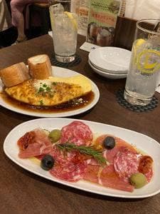 立ち飲み食堂ウルトラスズキ