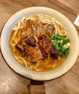 沖縄そば専門店 菊鶴そば 博多駅店