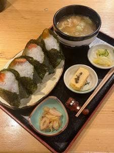 おにぎりと豚汁 じろう