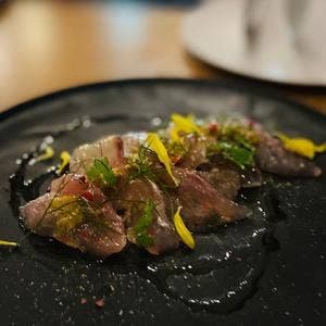 屋根裏のパリ食堂