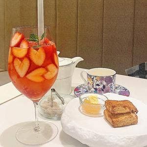 ブルーストッキングカフェ