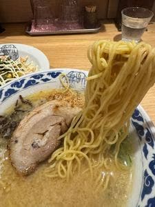 九州らーめん亀王 JR新大阪駅店