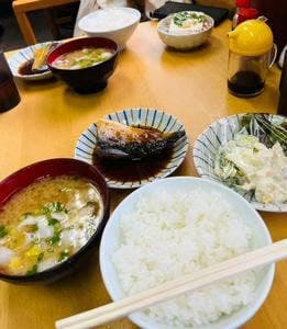 はとや食堂