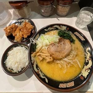 北海道らーめん みそ熊 大阪京橋店