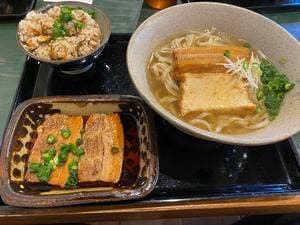 金月そば 恩納店