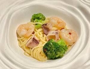 R1 TOKYO Bar&Restaurant