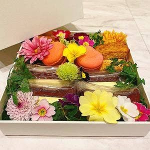 ブルーストッキングカフェ