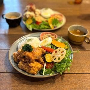 dekoboko cafe
