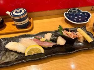 音羽鮨福岡空港第一支店