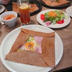 ブレッツカフェ クレープリー 表参道店