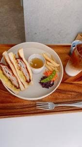 クロカツサン