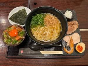 海老で鯛を釣る麺堂。神楽