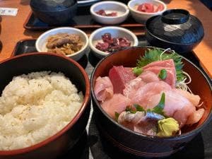 まぐろ食堂 七兵衛丸