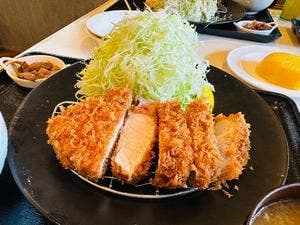 お肉屋さんが『君に、焼いて揚げる。』