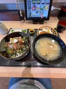 回転寿司沼津すし之助 青葉台店