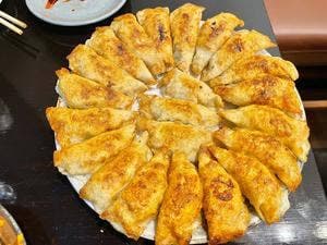 餃子 照井 東口店