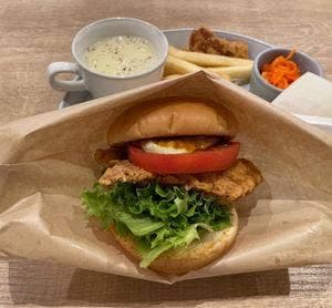 CAFE山と海と太陽 アスティ静岡店