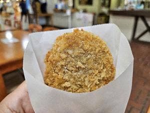 フードコート アルペン