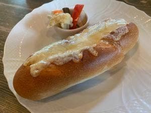 カフェ・ル・プティ・ニ・トロワ