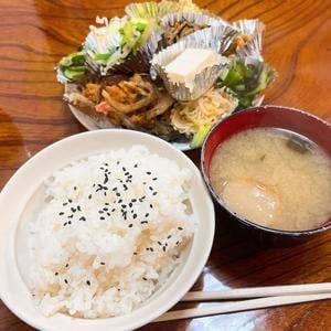 ありがた八食堂