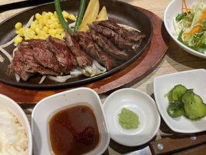 肉山食堂