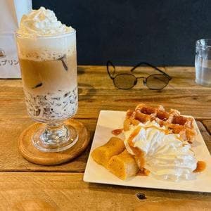 cafe crescent