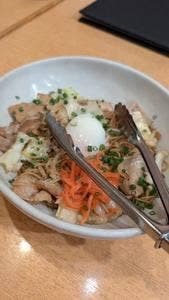 NIKUEMON 北千住店