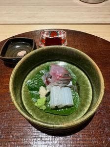 白