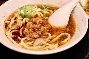 四川料理・蘭州ラーメン 牛王 本陣駅前店