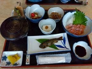 渓流料理 いわなや