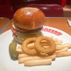 BROZERS' Hamburger 新富町店