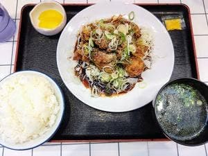 汁なし担々麺と町中華 六根