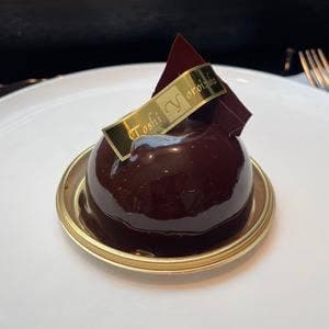 トシ・ヨロイヅカ 東京