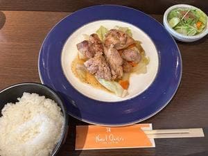 ヌーベル クアトロ