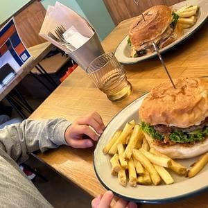 GATE CAMP BURGER