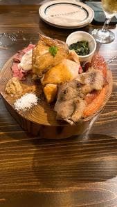 Italianbar The Attachment 横浜鶴屋町店