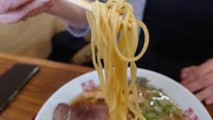 まるい麺類店