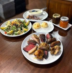 夜景 シュラスコ食べ放題 シュラスコテーブル 梅田店