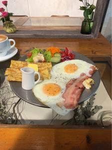 クレープとエスプレッソと花束を