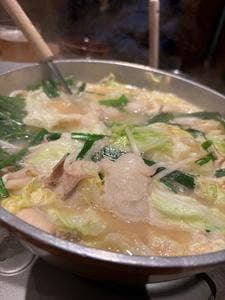 和牛もつ鍋 地鶏溶岩焼 三方