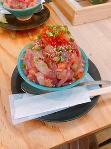 熱海駅前・おさかな丼屋