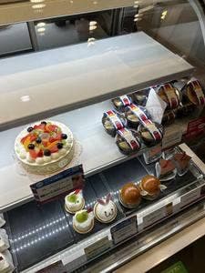 フロプレステージュ 成城コルティ 店