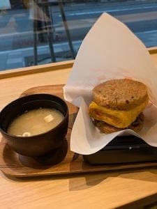 comecome BURGER 博多駅前店