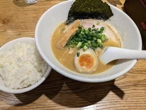 餃子と炙り こけこっこ