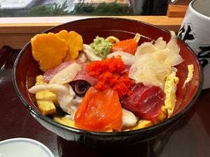 初音鮨本店